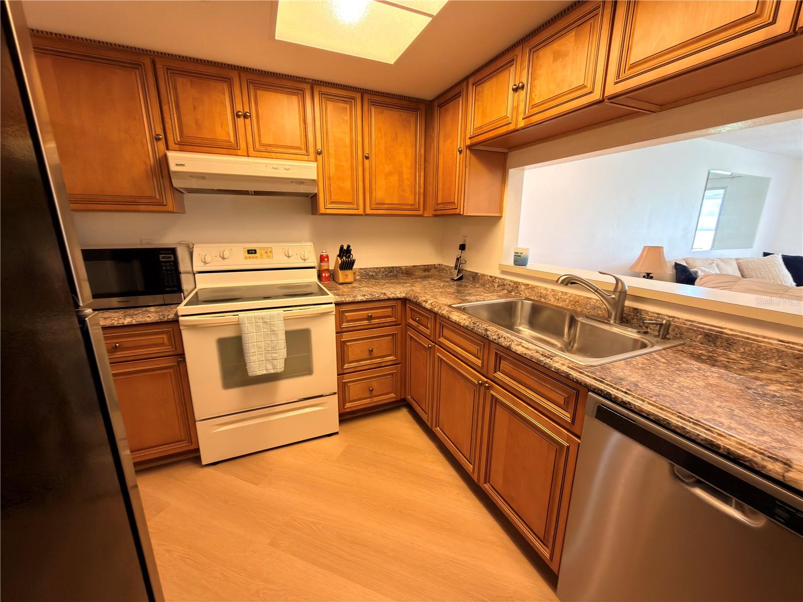 9703 GREENSKEEPER DR — photo 7