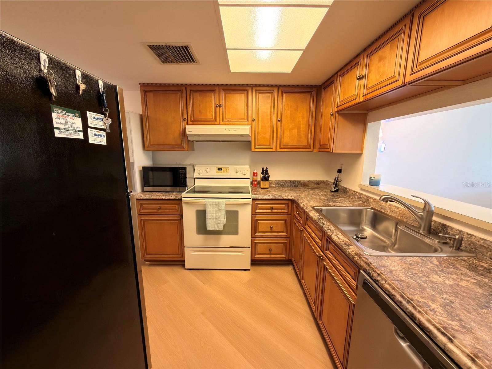 9703 GREENSKEEPER DR — photo 6