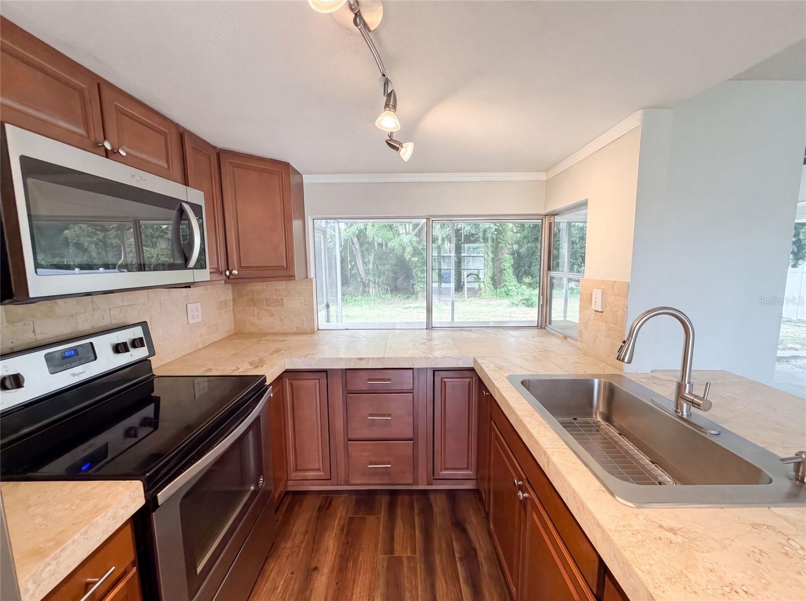 3400 BAINBRIDGE DR — photo 13