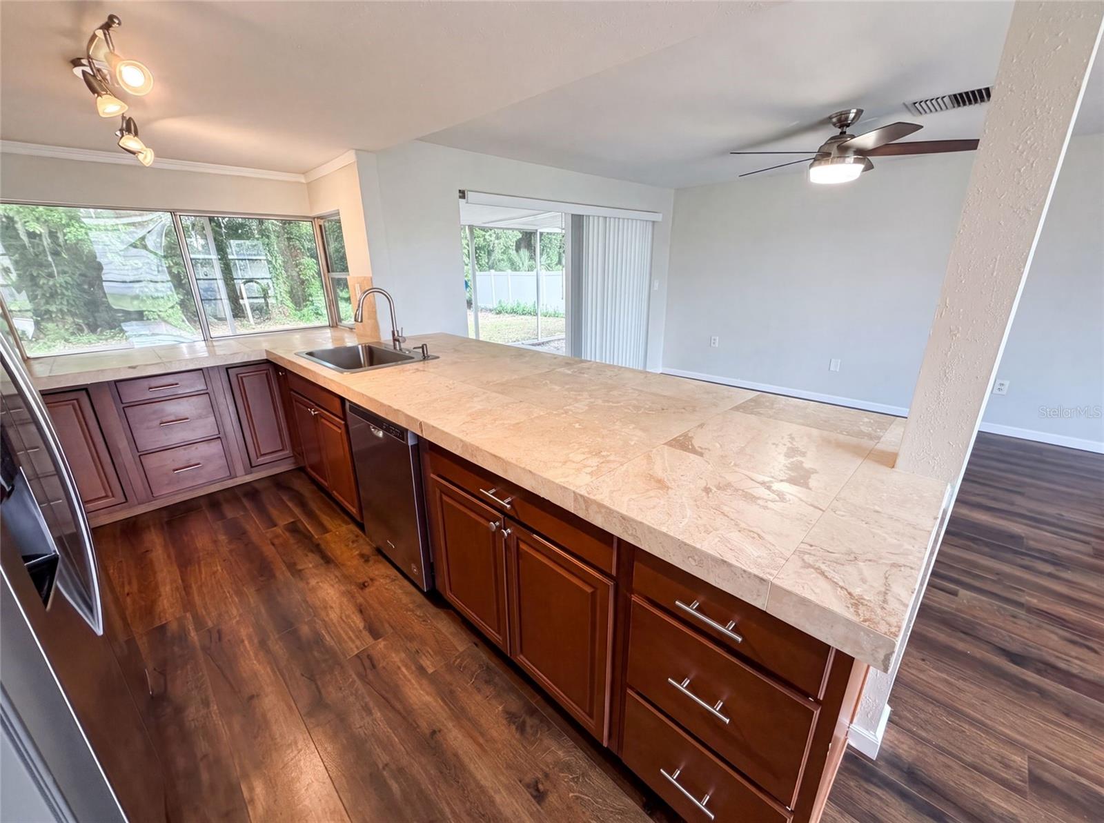 3400 BAINBRIDGE DR — photo 10