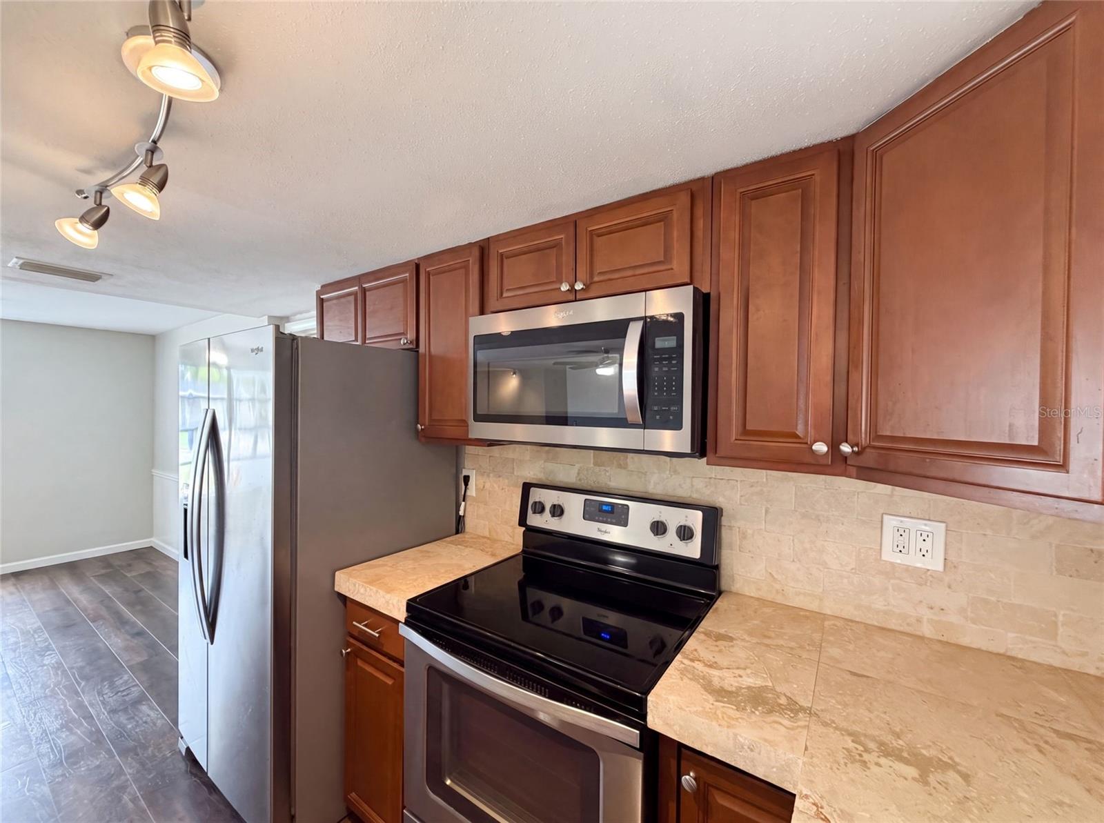 3400 BAINBRIDGE DR — photo 14