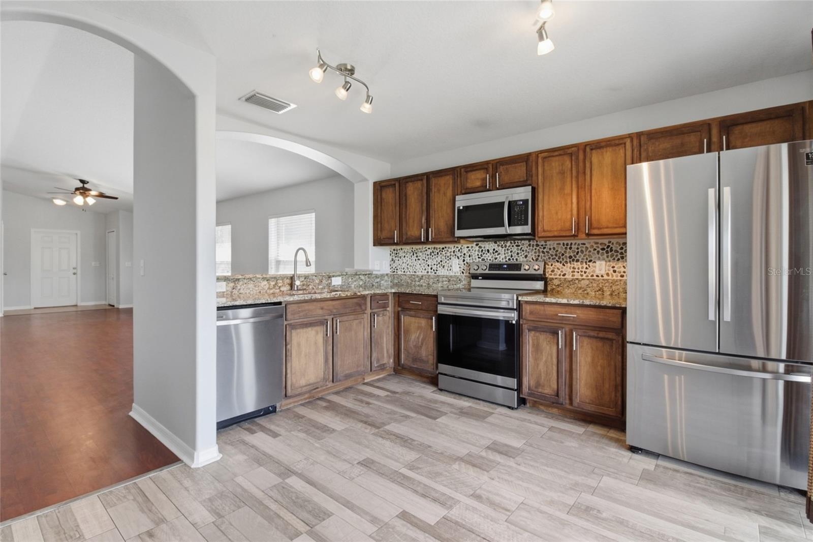 15519 TELFORD SPRING DR — photo 9