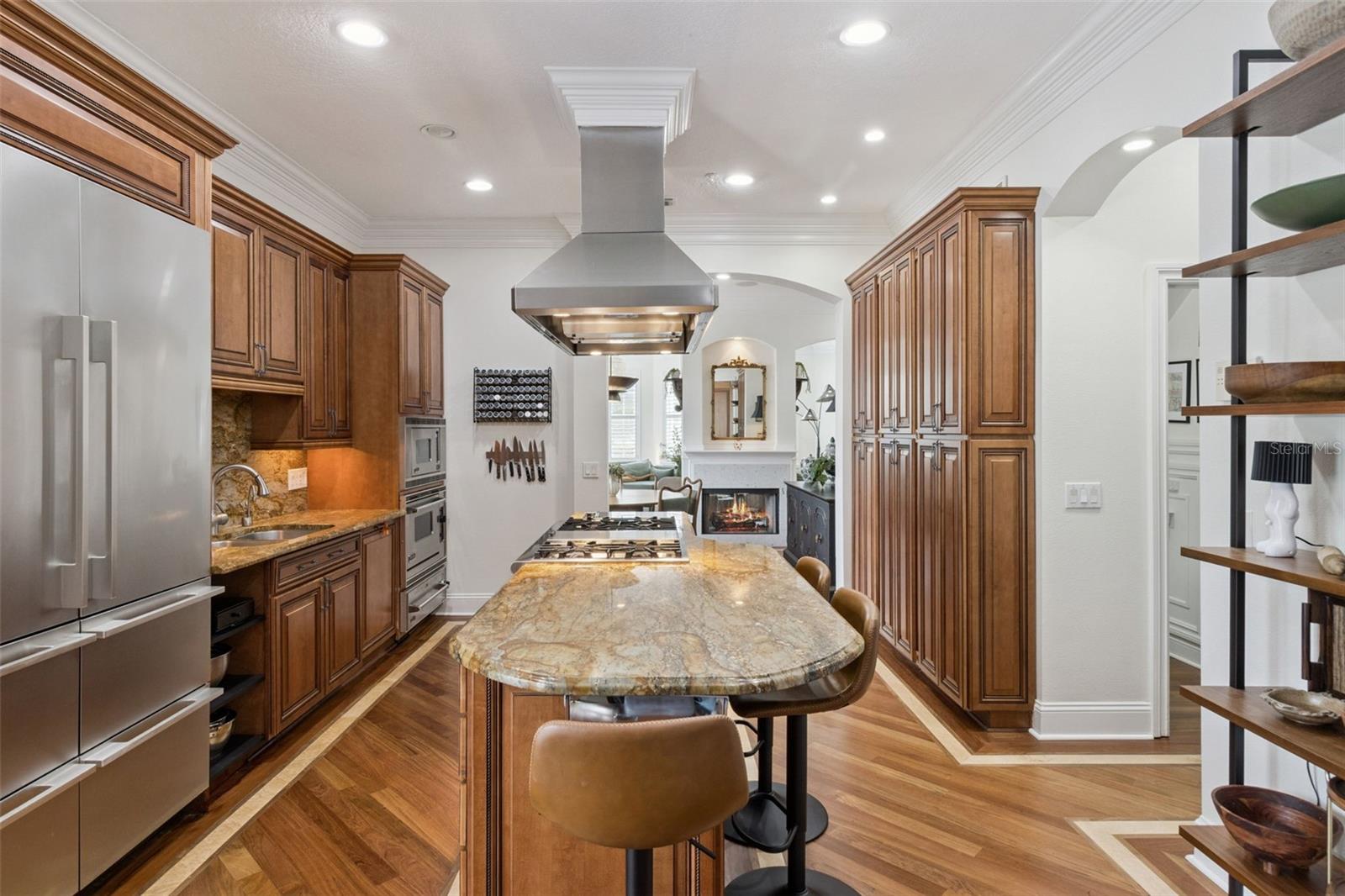2402 VICTORIA GARDENS LN — photo 17