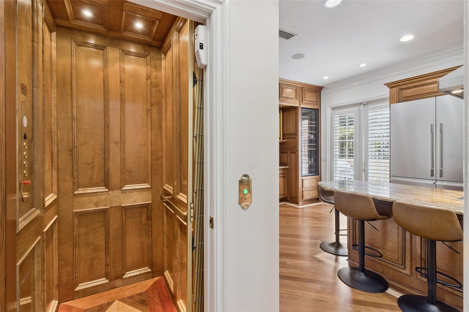 2402 VICTORIA GARDENS LN — photo 13