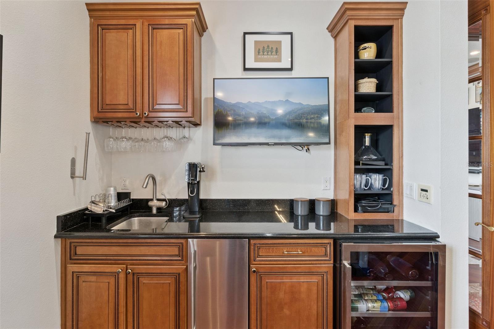 2402 VICTORIA GARDENS LN — photo 30