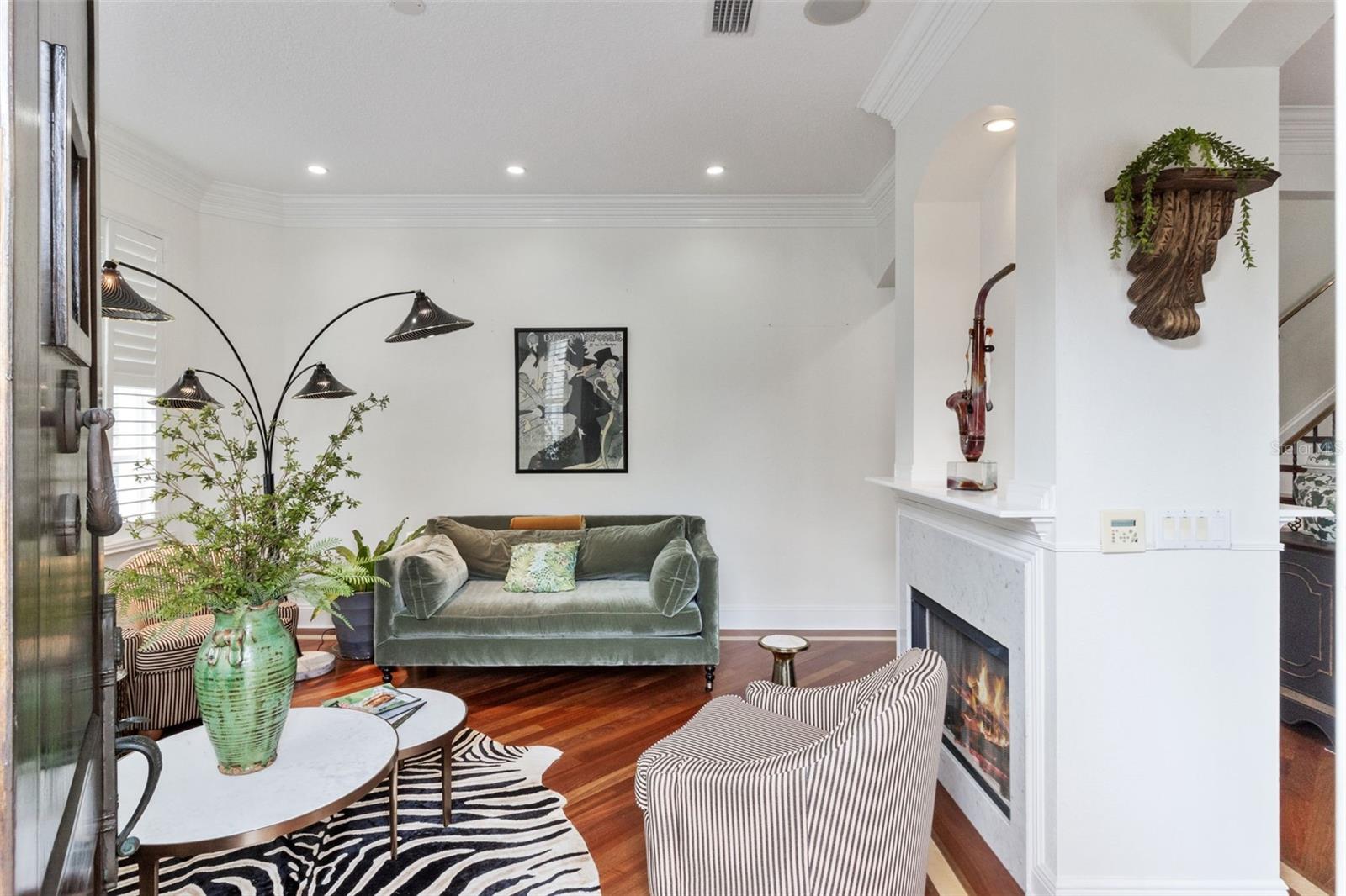 2402 VICTORIA GARDENS LN — photo 4