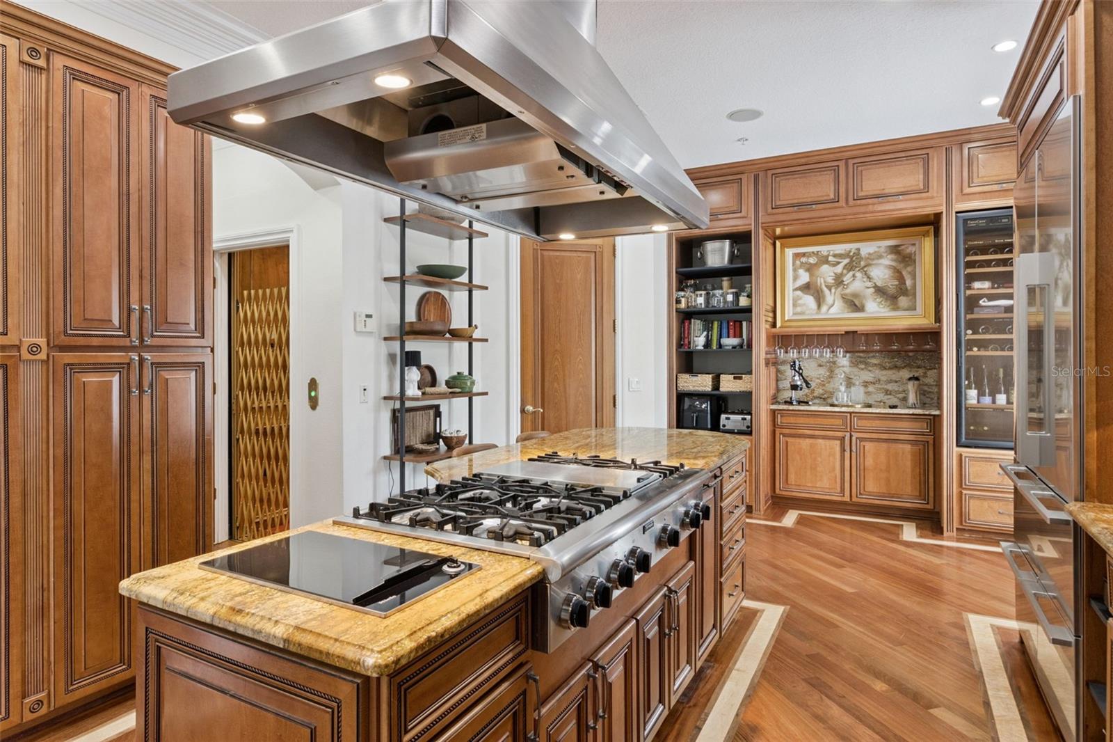 2402 VICTORIA GARDENS LN — photo 14