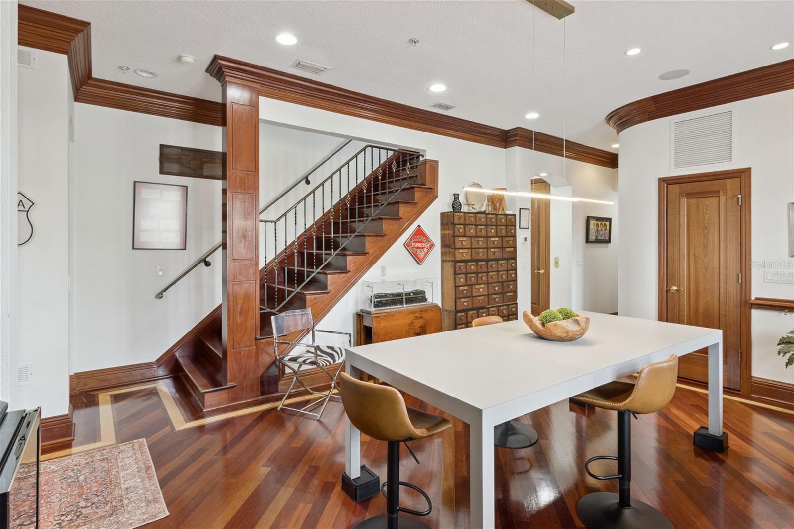 2402 VICTORIA GARDENS LN — photo 9