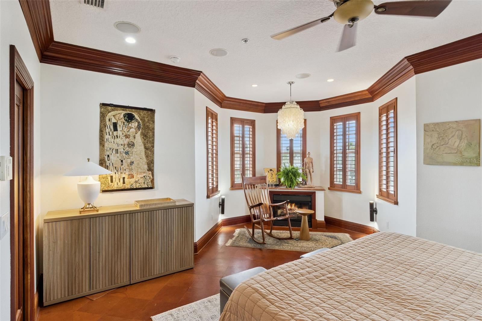 2402 VICTORIA GARDENS LN — photo 35