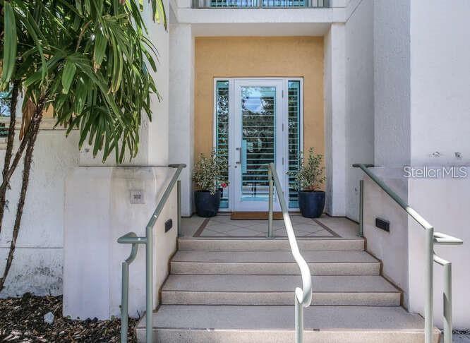 450 KNIGHTS RUN AVE #102 — photo 5
