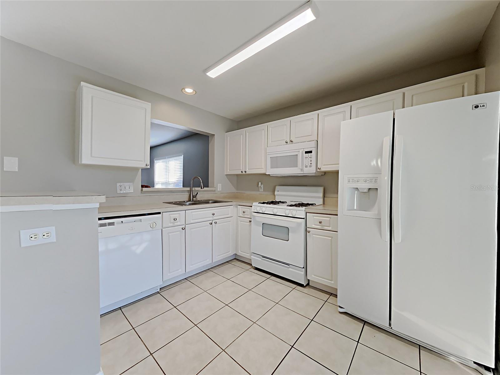 404 SUMMER SAILS DR — photo 6