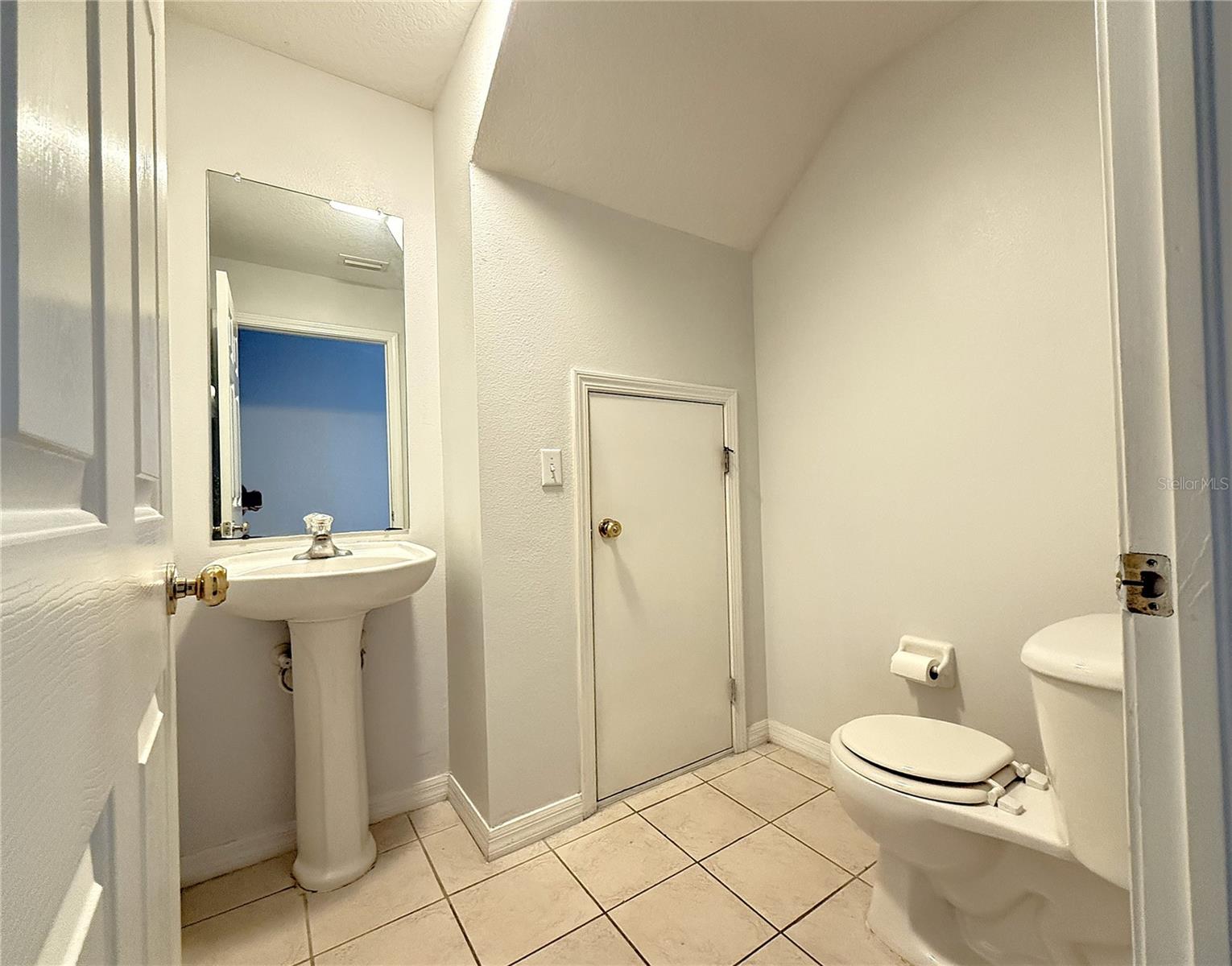 254 CASTLEKEEPER PL — photo 3