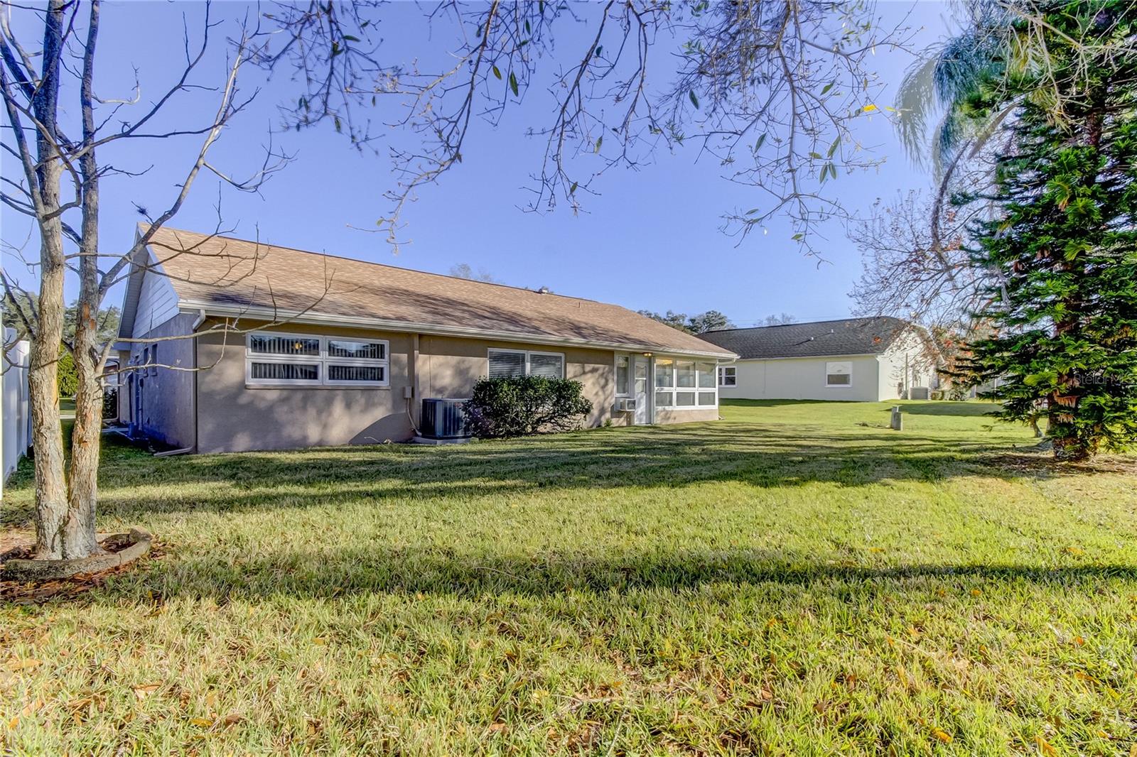 7926 FOXWOOD DR — photo 15