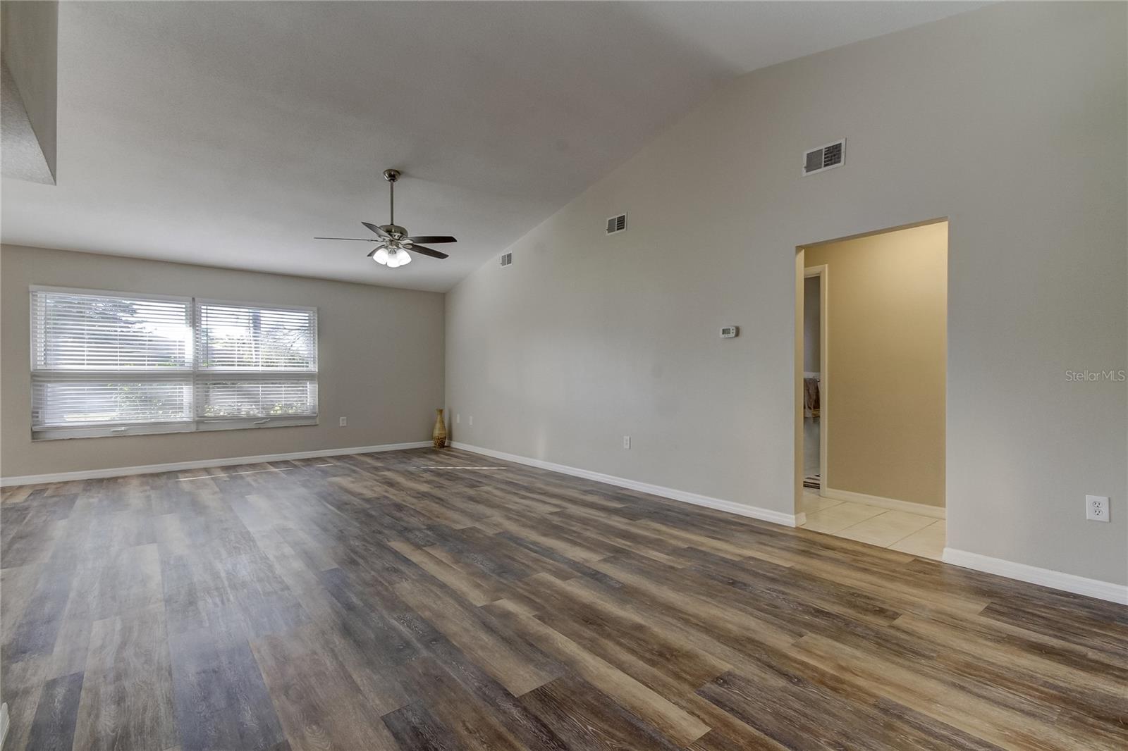 7926 FOXWOOD DR — photo 6