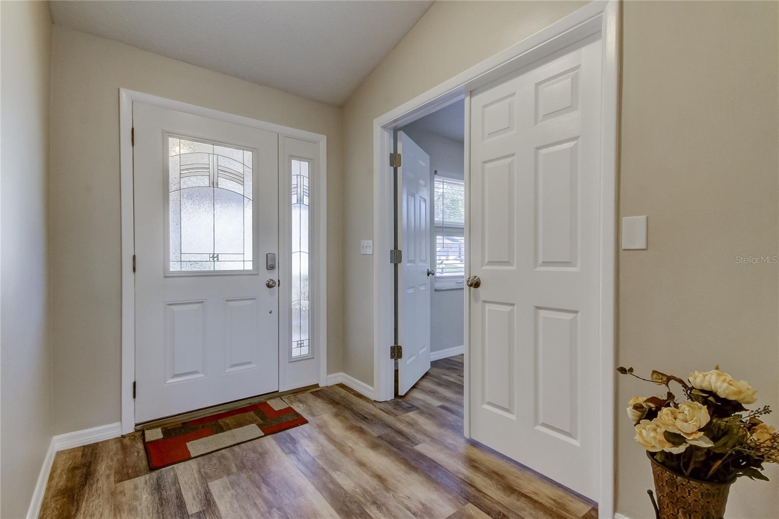7926 FOXWOOD DR — photo 3