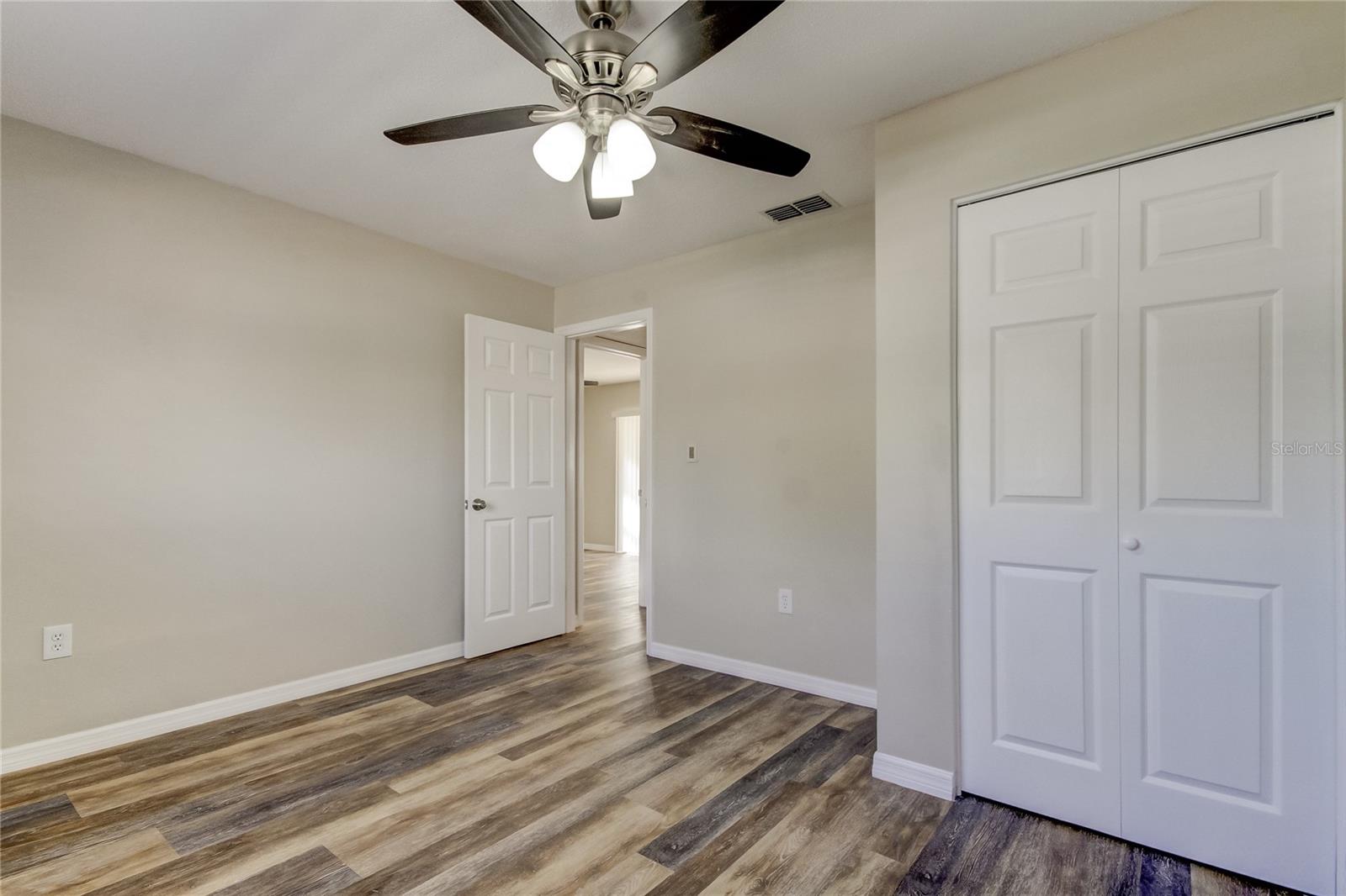 7926 FOXWOOD DR — photo 13