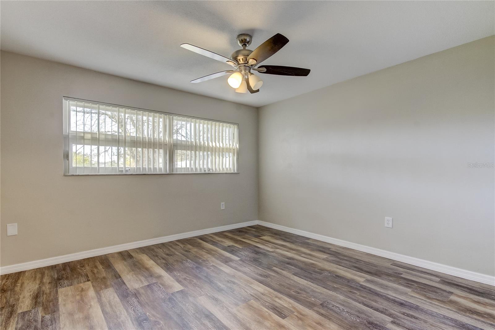 7926 FOXWOOD DR — photo 14