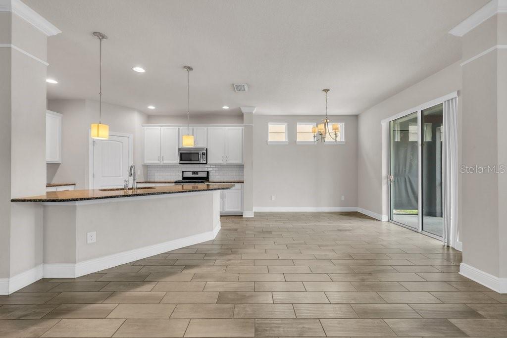 14306 BARRINGTON STOWERS DR — photo 11