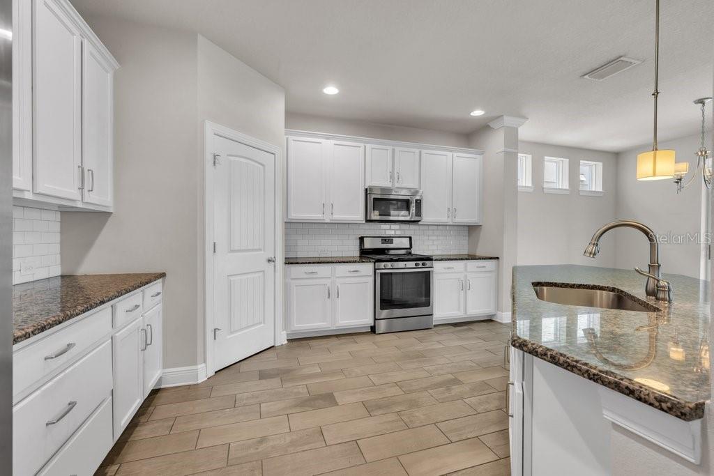 14306 BARRINGTON STOWERS DR — photo 14