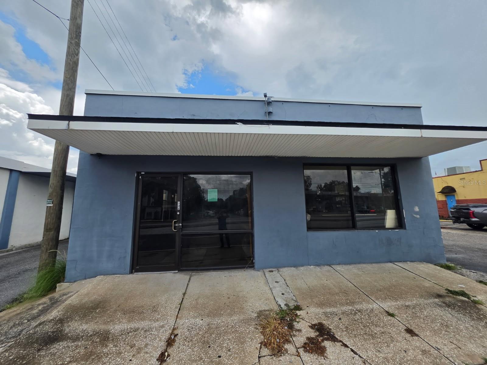 1942 E HILLSBOROUGH AVE — photo 5