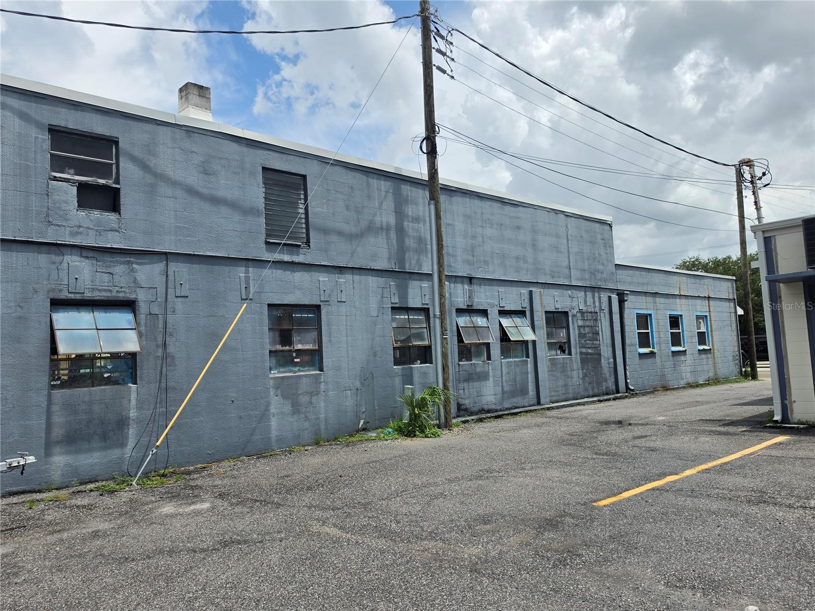 1942 E HILLSBOROUGH AVE — photo 7