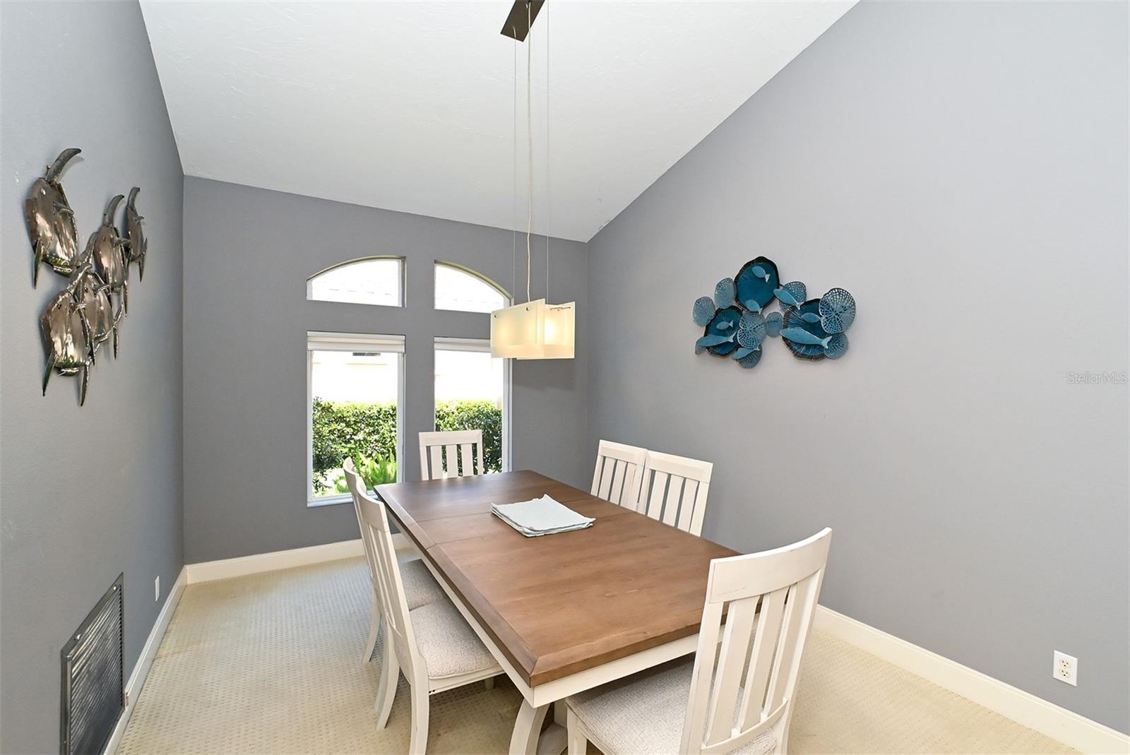 7131 KENSINGTON CT — photo 11