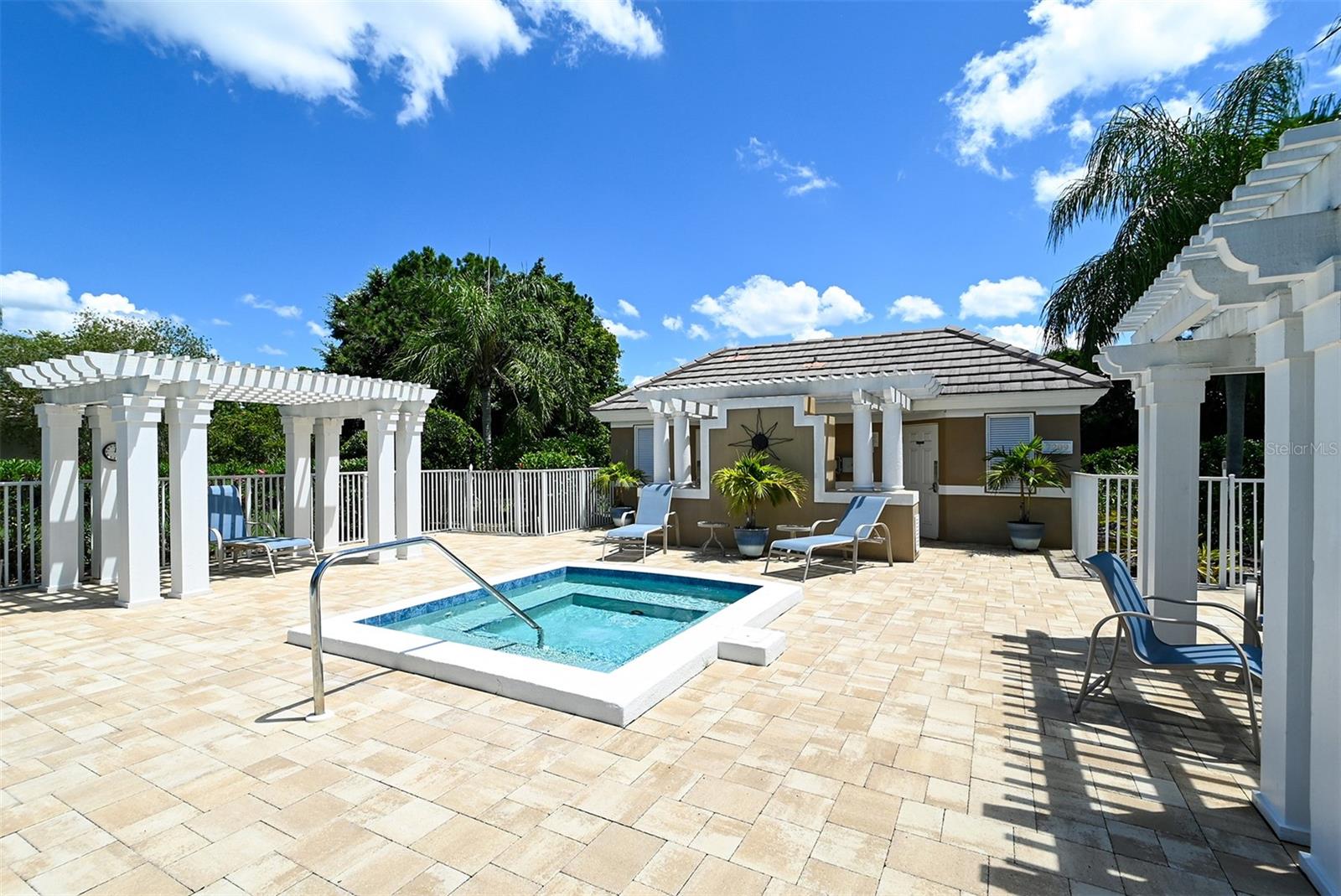 7131 KENSINGTON CT — photo 45