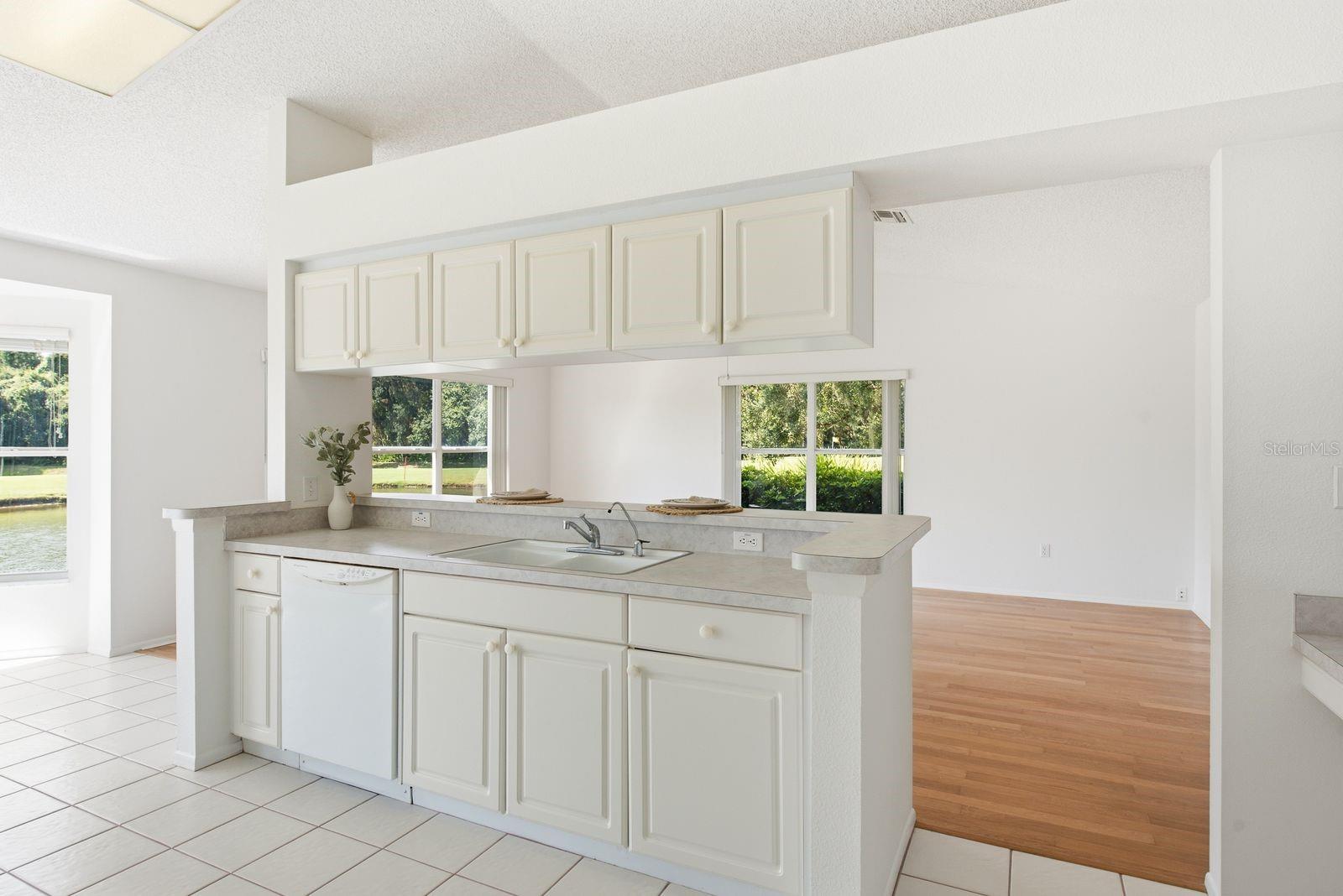 6639 SUN POINT CT — photo 35