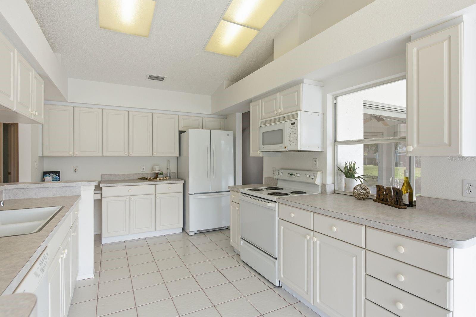 6639 SUN POINT CT — photo 37