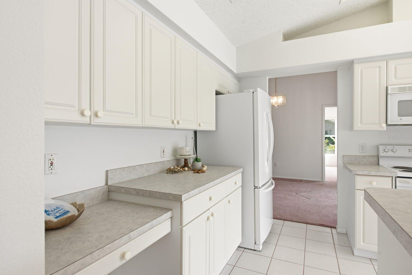 6639 SUN POINT CT — photo 36