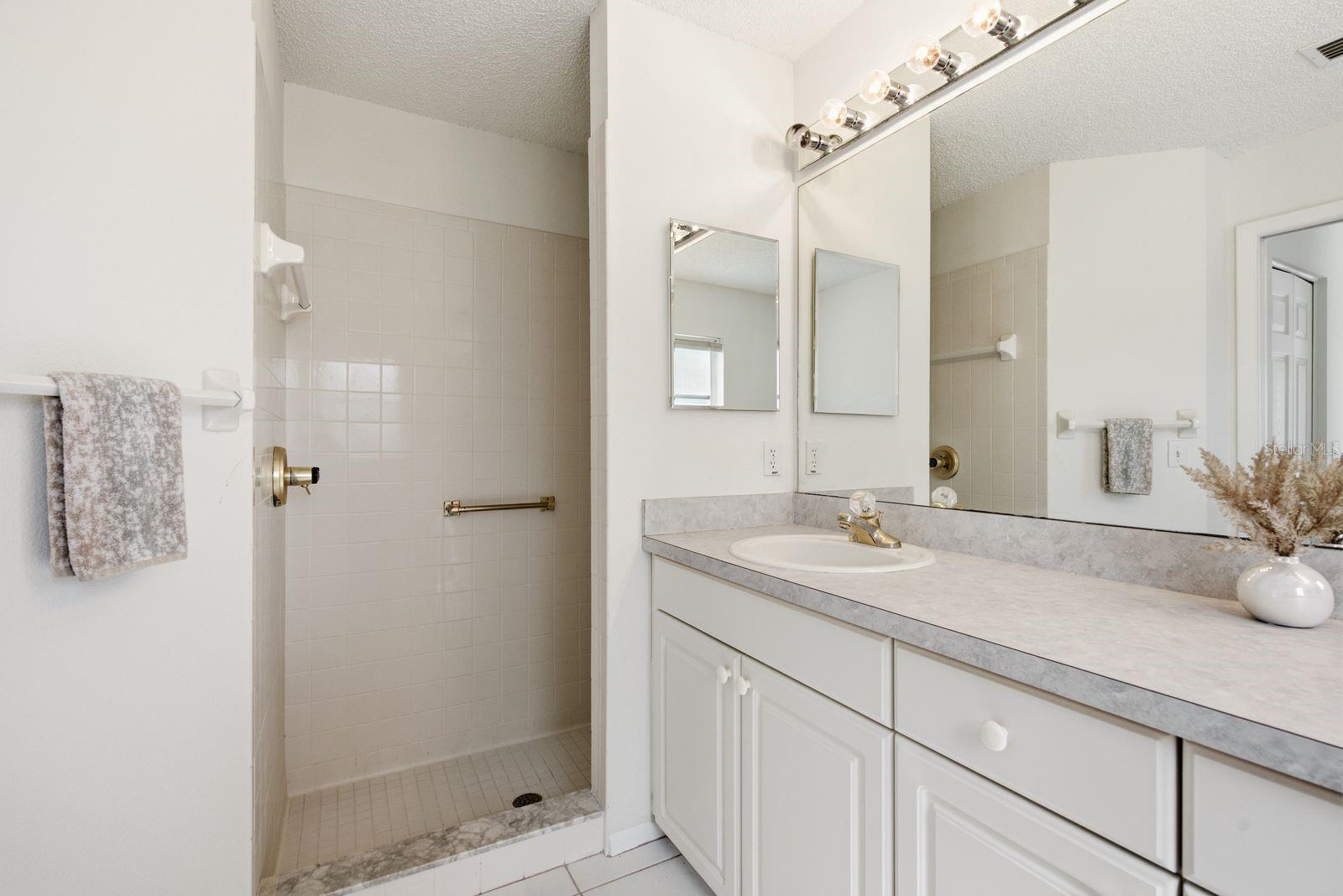 6639 SUN POINT CT — photo 46