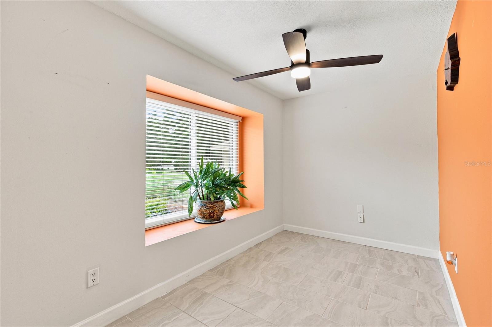 5016 SWALLOW DR — photo 14