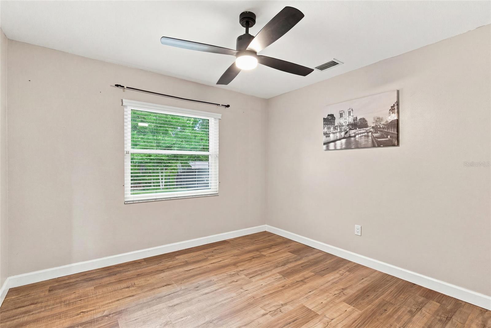 5016 SWALLOW DR — photo 16