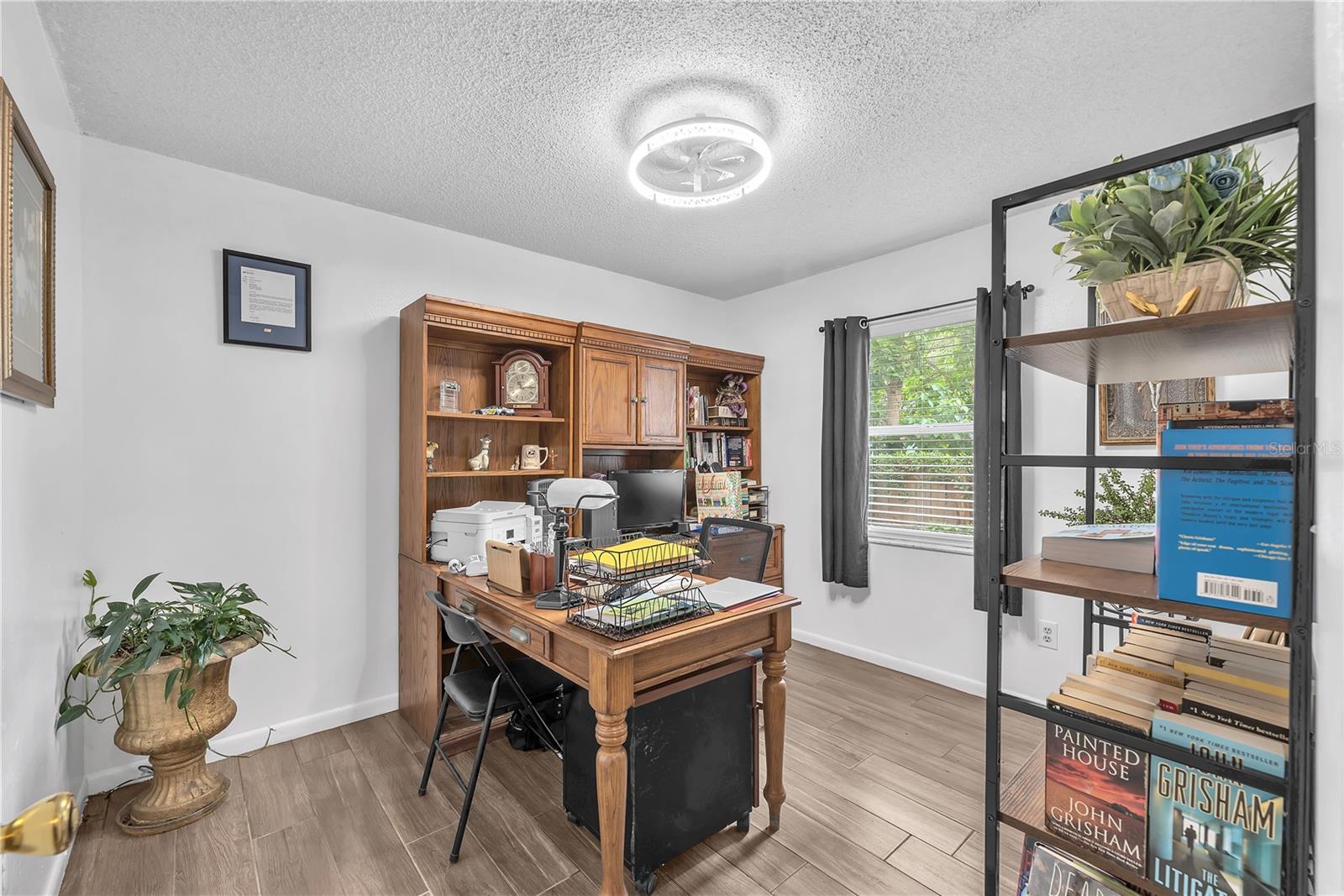 2114 W HANNA AVE — photo 18