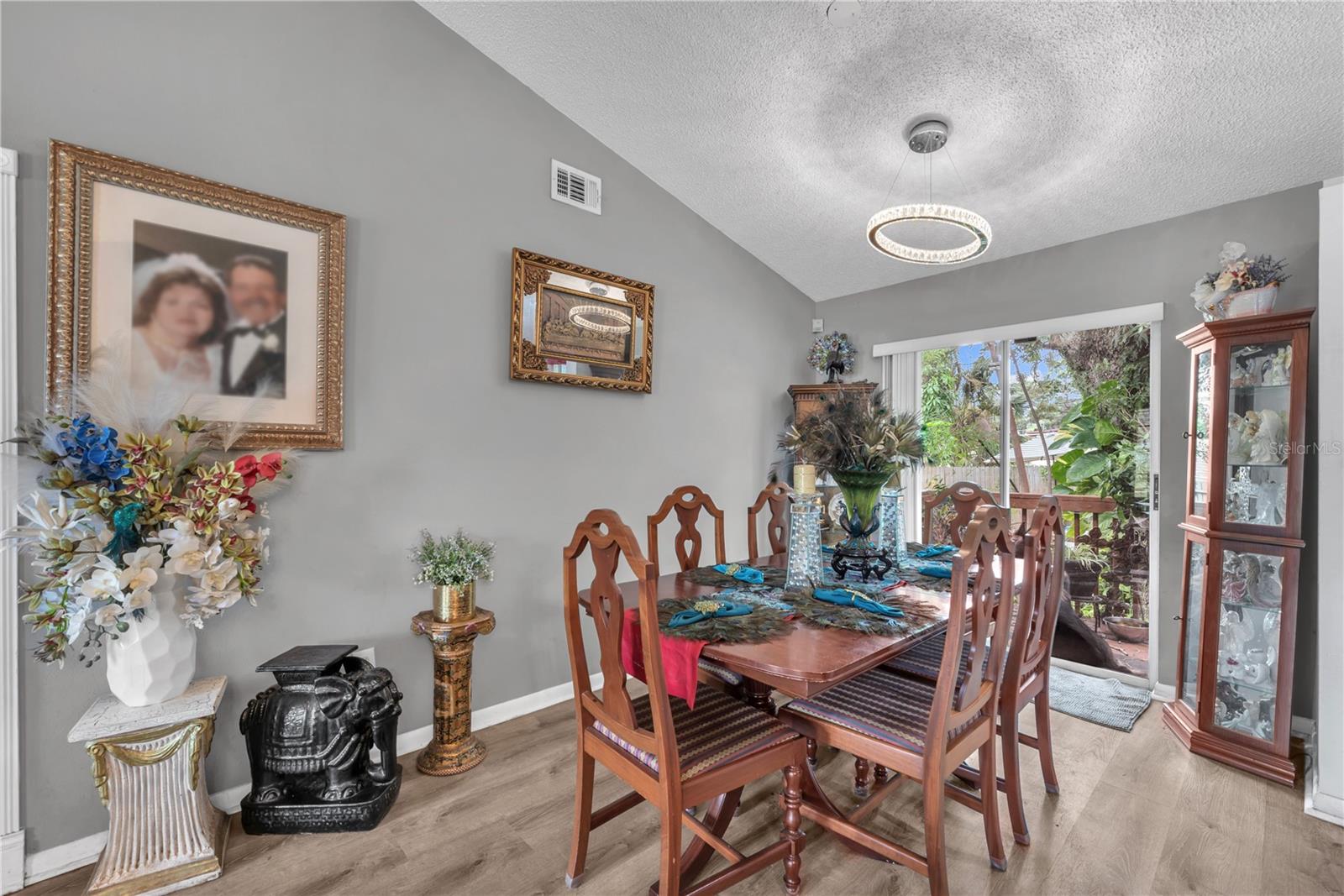 2114 W HANNA AVE — photo 7