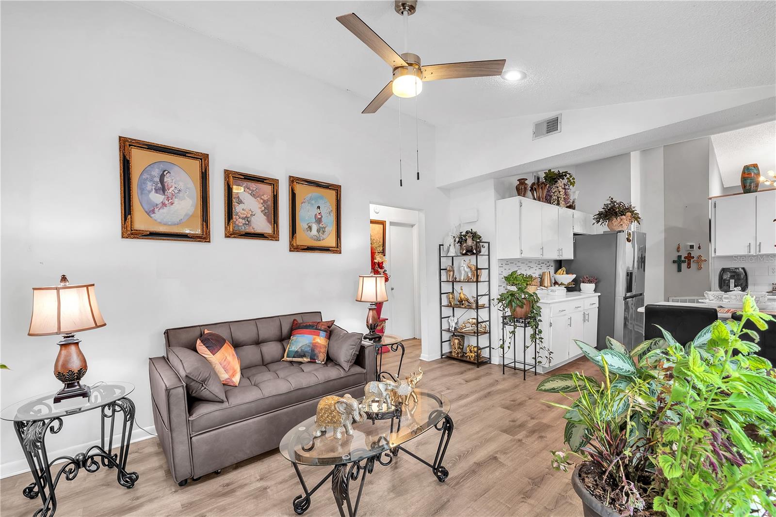 2114 W HANNA AVE — photo 14
