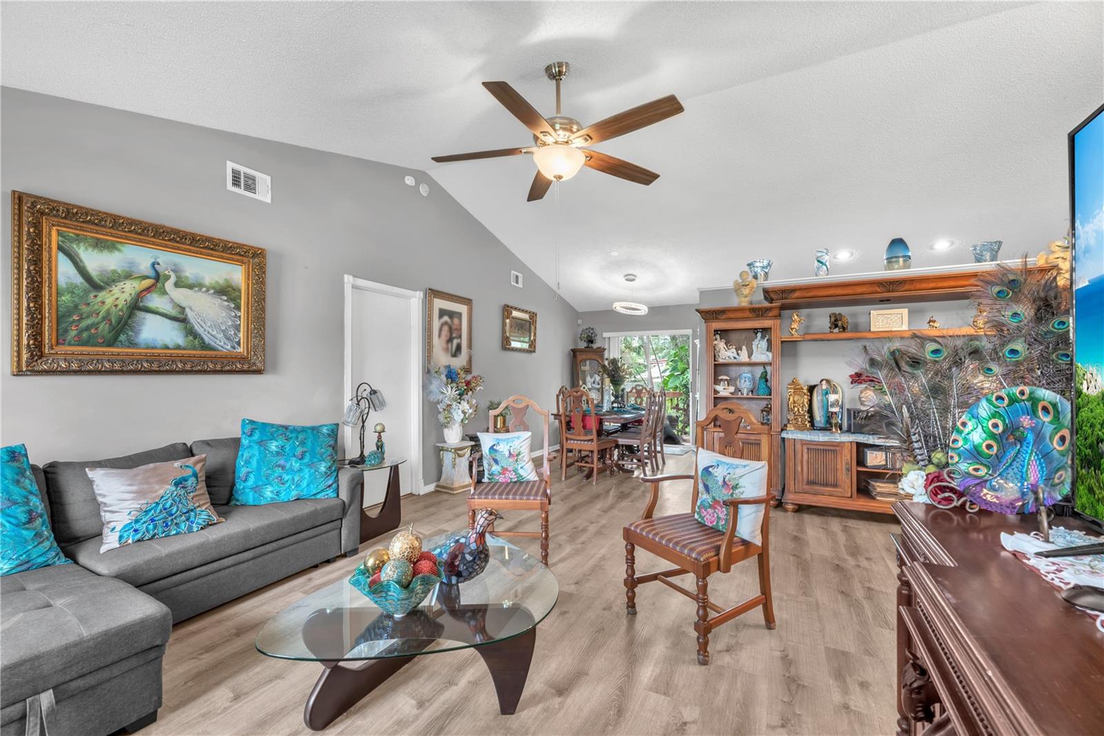 2114 W HANNA AVE — photo 6