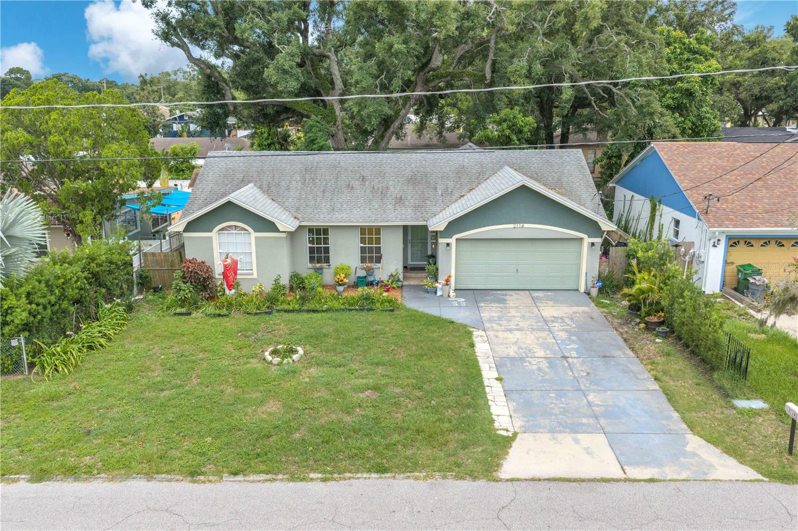 2114 W HANNA AVE — photo 2