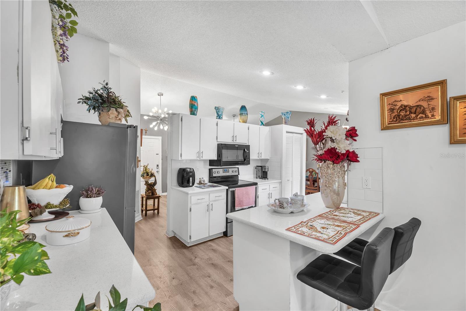2114 W HANNA AVE — photo 9