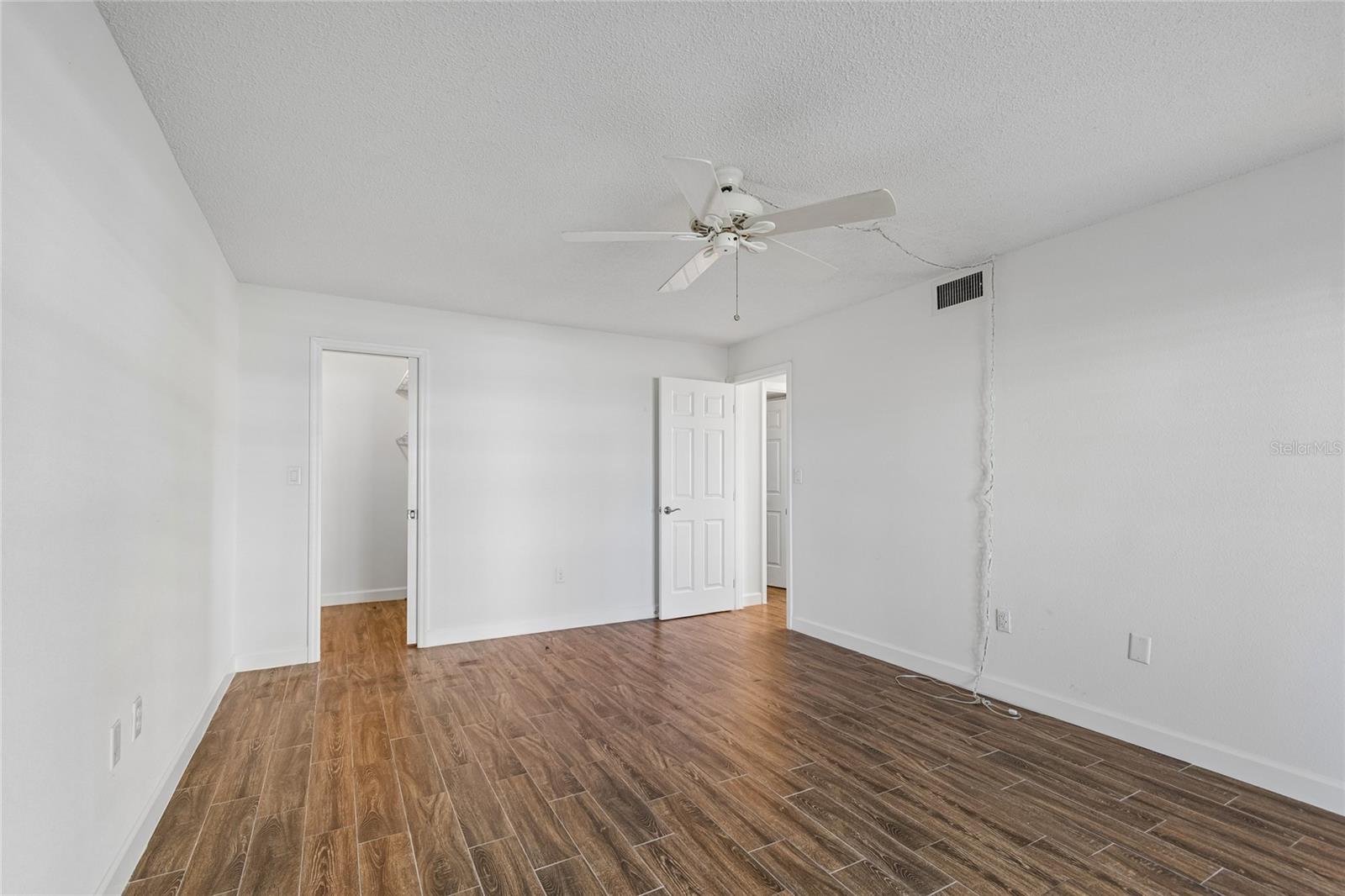 4575 COVE CIR #101 — photo 36