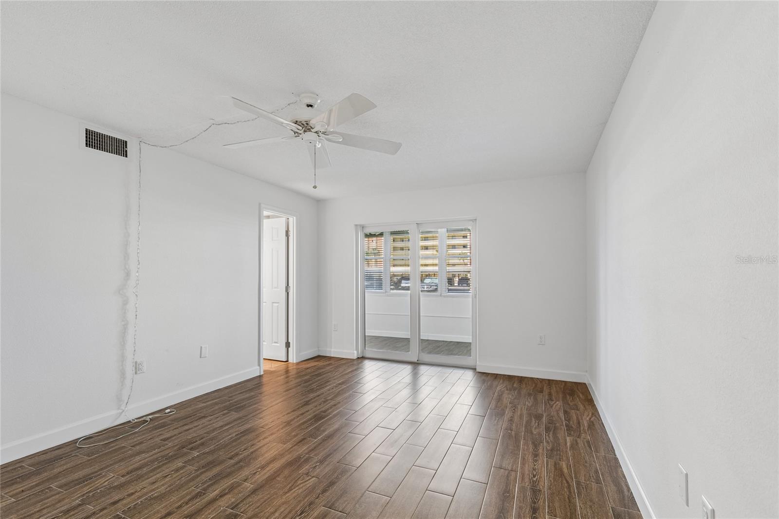 4575 COVE CIR #101 — photo 35