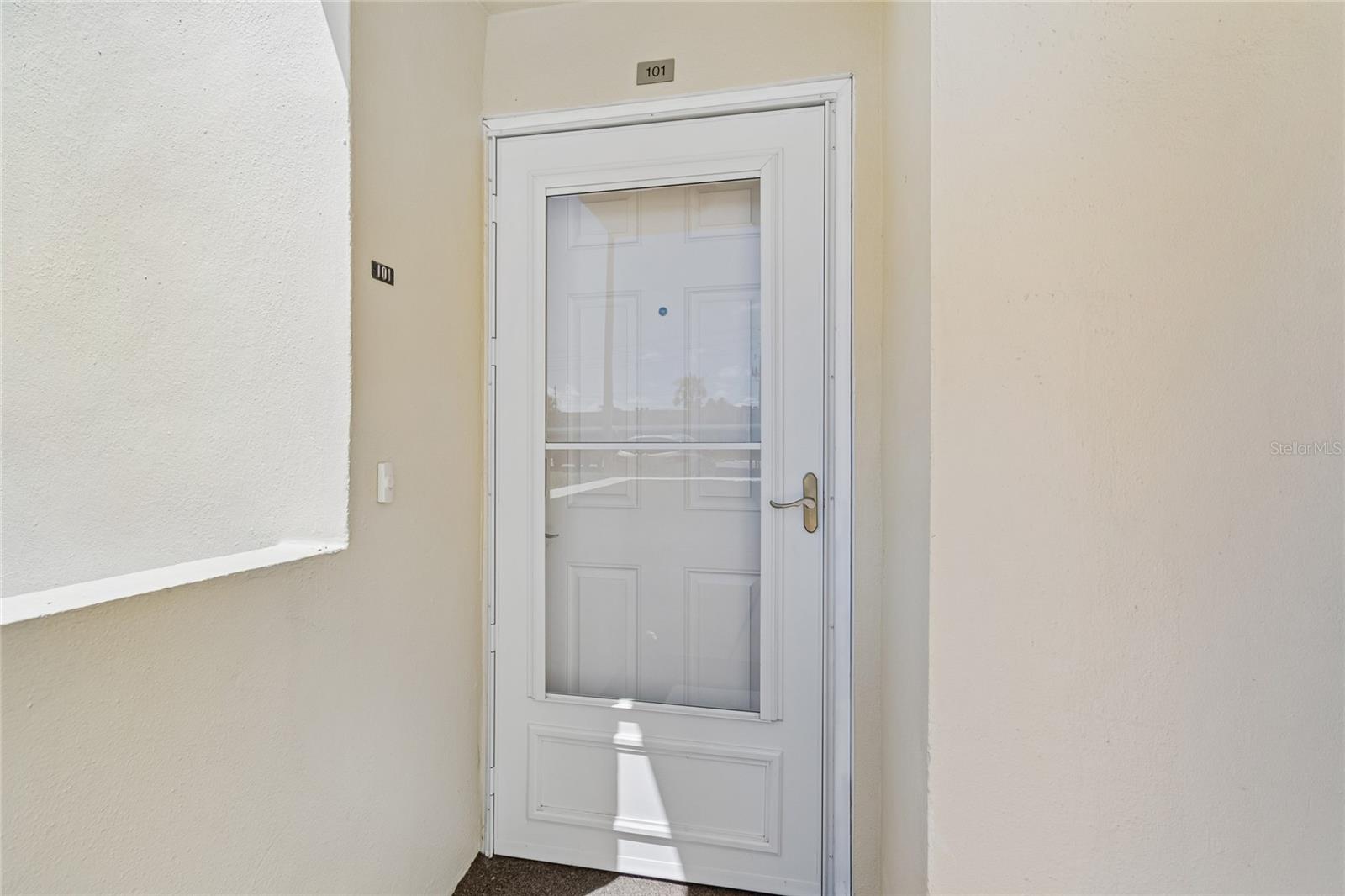 4575 COVE CIR #101 — photo 3