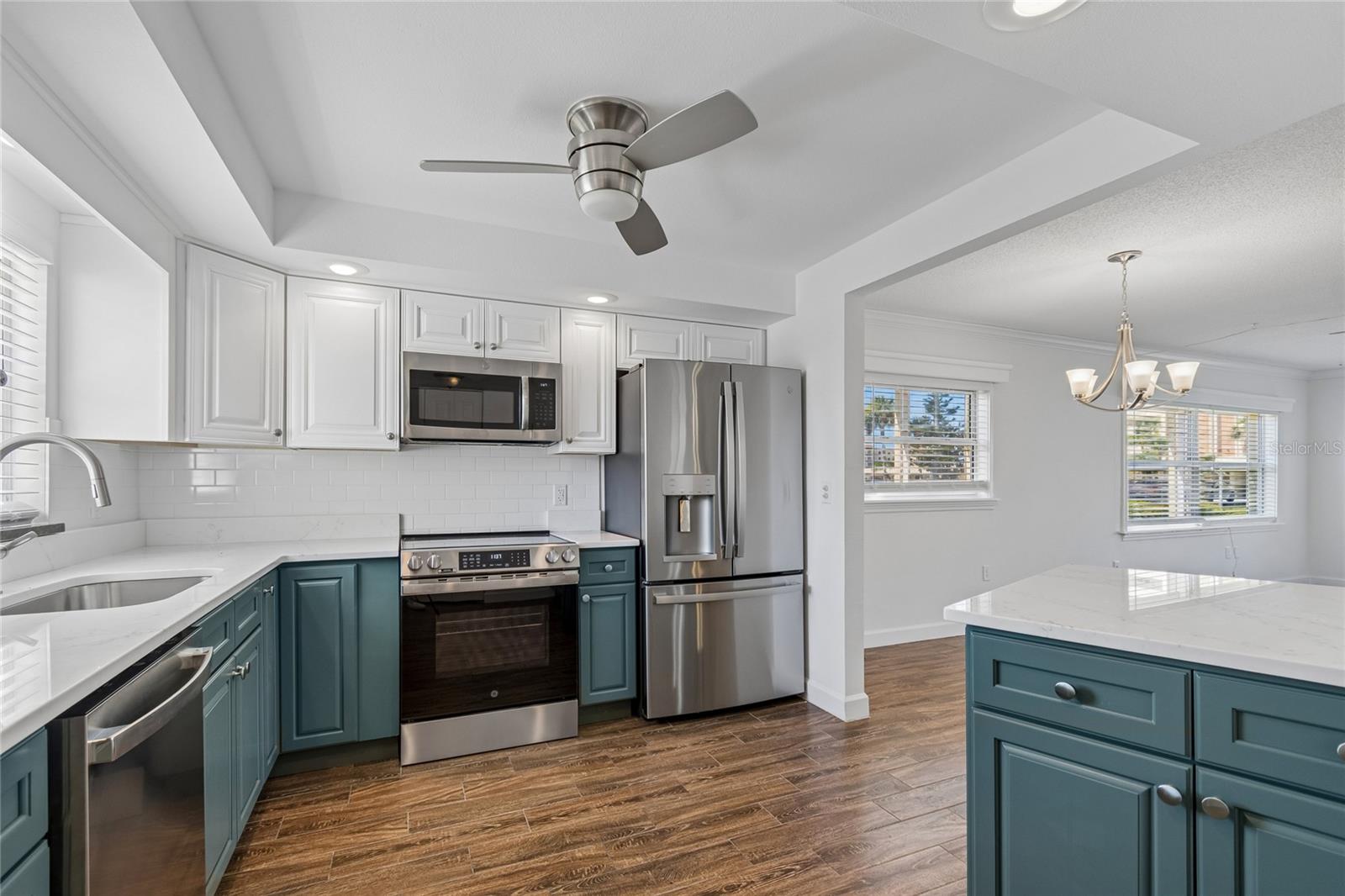 4575 COVE CIR #101 — photo 5