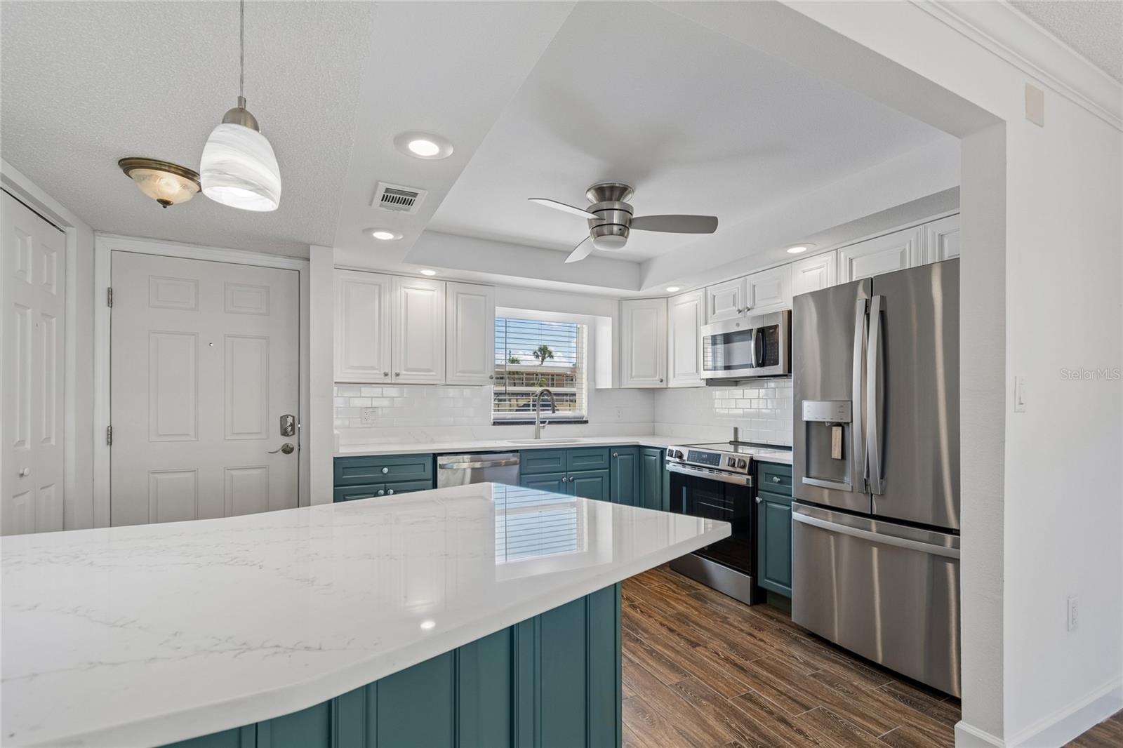 4575 COVE CIR #101 — photo 6