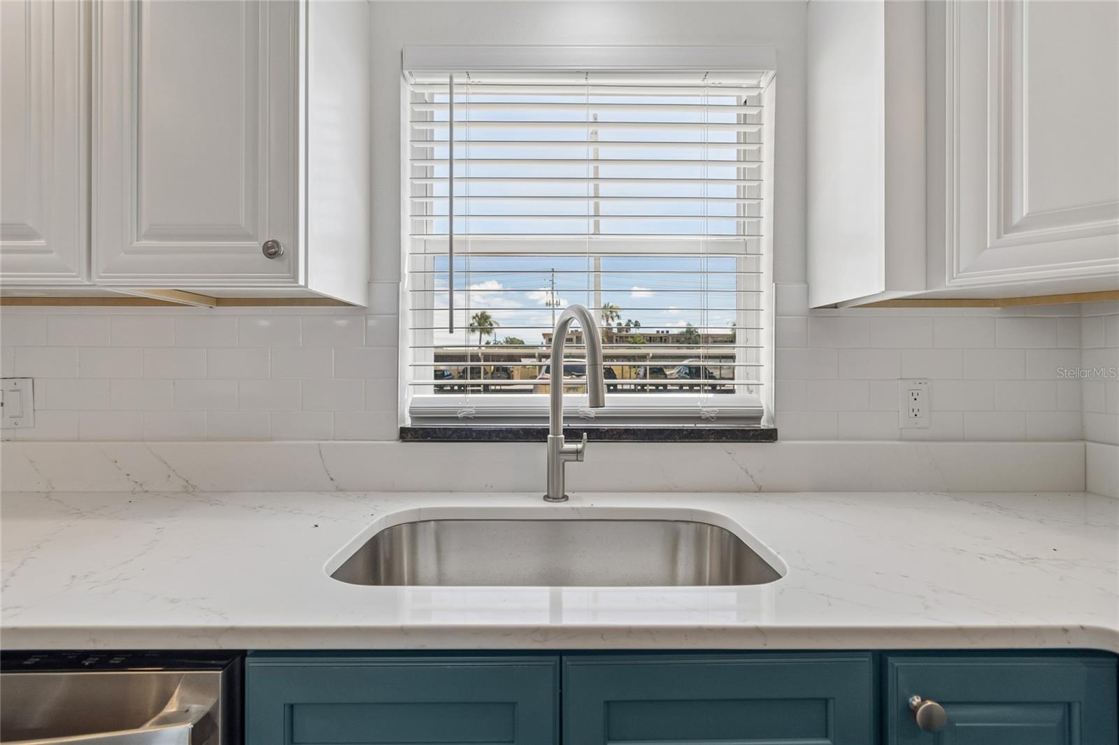 4575 COVE CIR #101 — photo 9