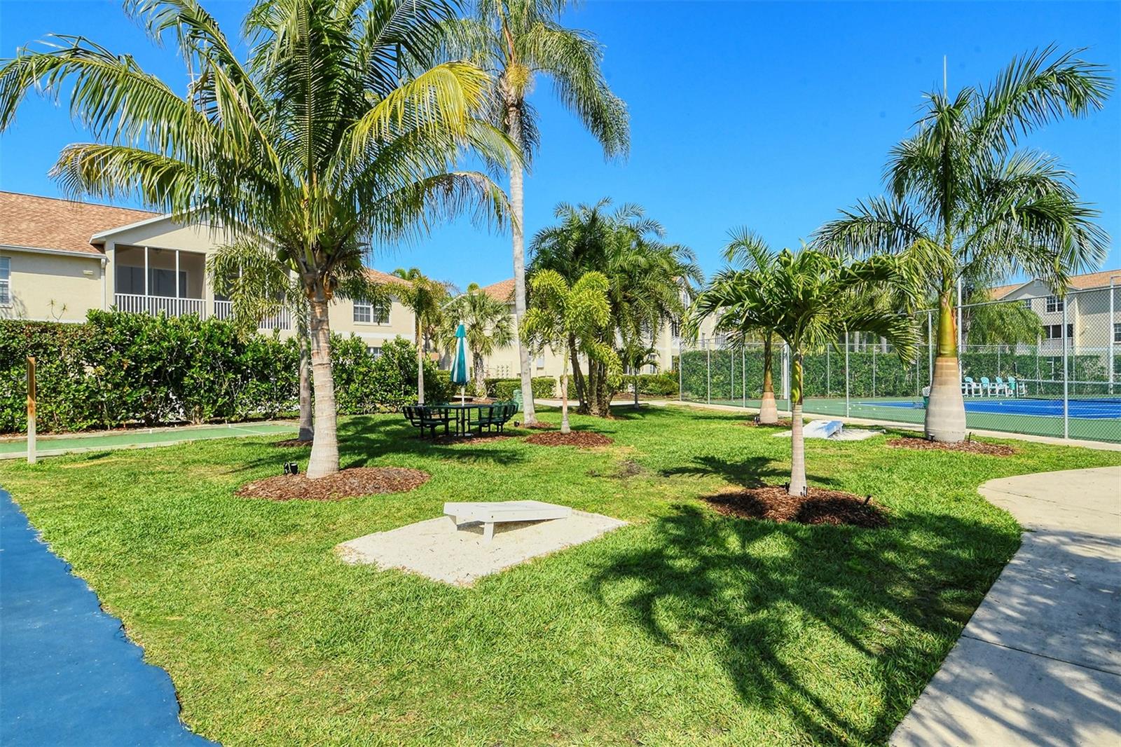 8370 WINGATE DR #726 — photo 40
