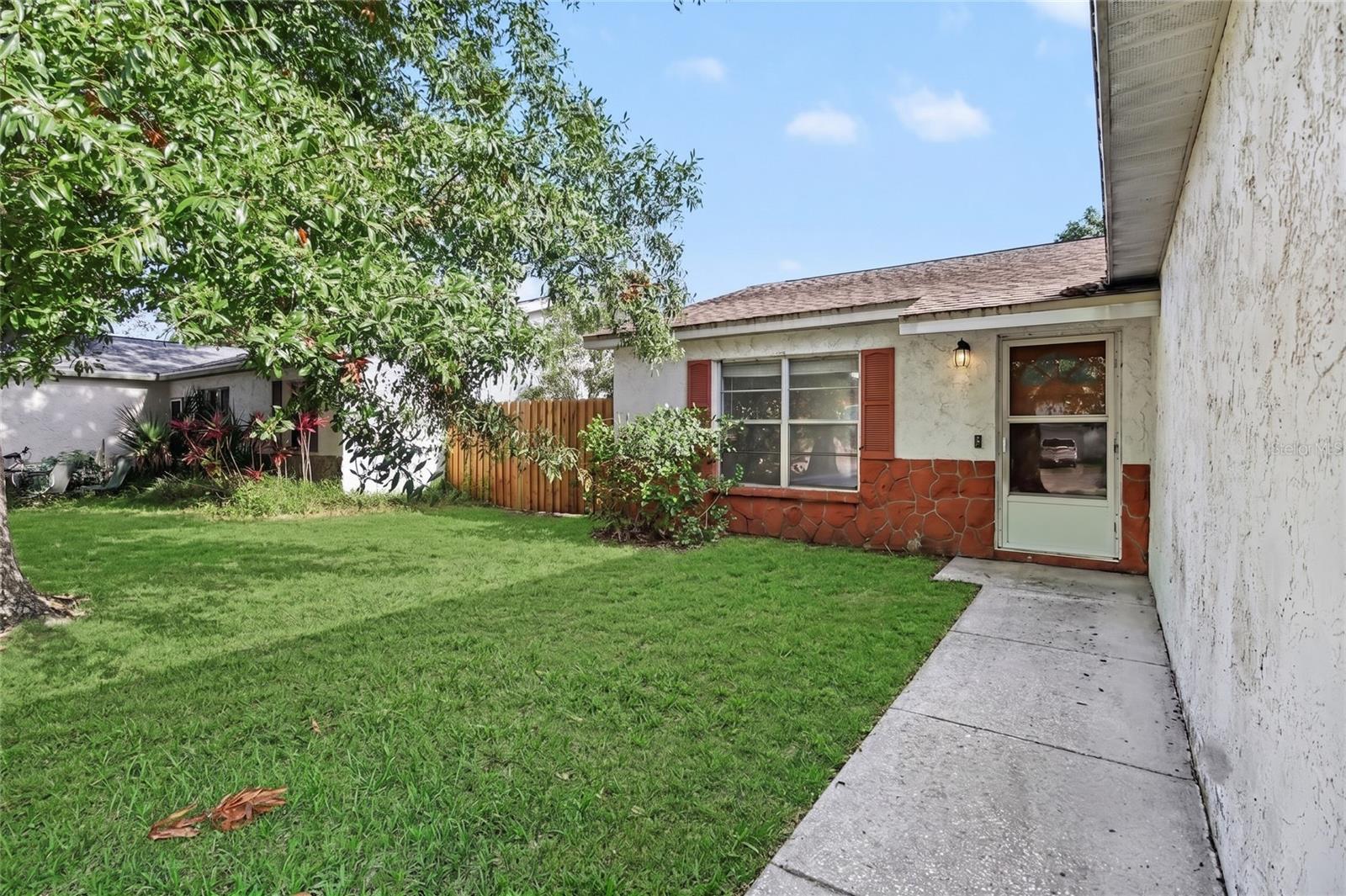 1916 HUDSON CT — photo 2
