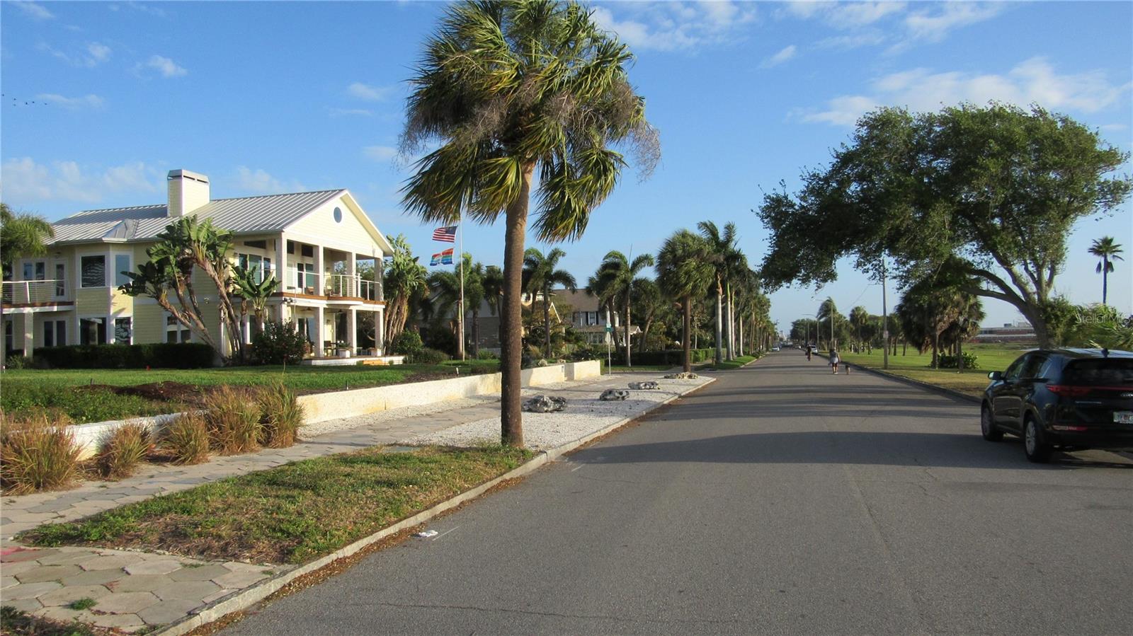1817 BEACH DR SE — photo 11