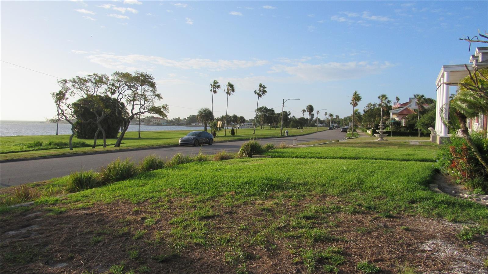 1817 BEACH DR SE — photo 13