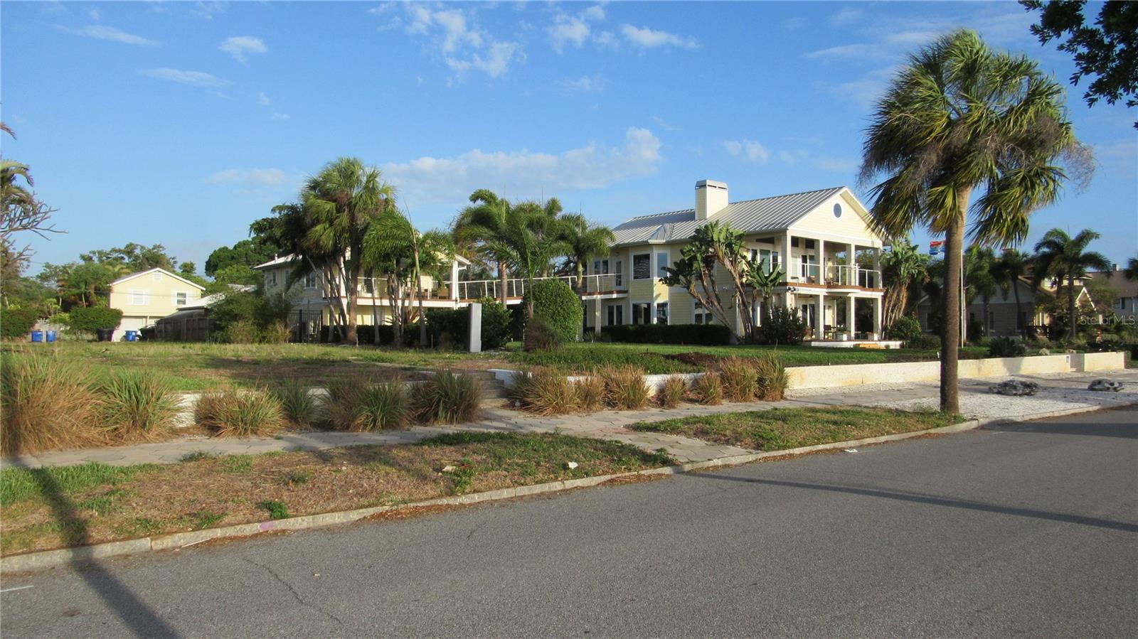 1817 BEACH DR SE — photo 10